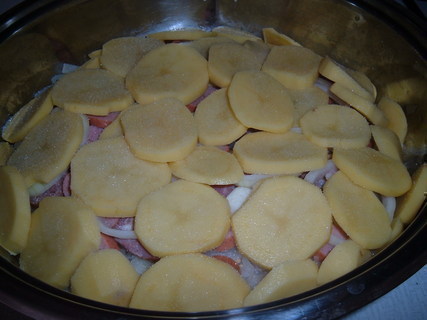 FOTKA - Zapeen brambory se zelm a klobsou