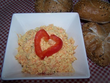 FOTKA - Celerovomrkvov pomaznka na chlebky