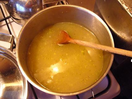 FOTKA - Rychl brokolicov polvka s bramborem