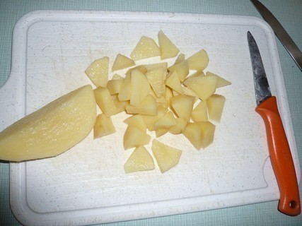 FOTKA - Domc gulov polvka s leem a bramborem
