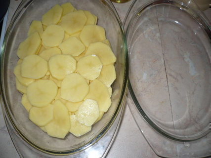 FOTKA - Zapeen brambory s masem a lehakou