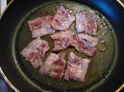 FOTKA - Vajen omeleta se slaninou a tvrdm srem 