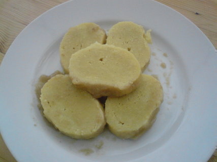FOTKA - Bramborov knedlky bez masa z horkch brambor