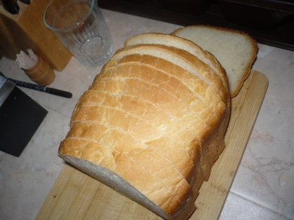 FOTKA - Toastov chleba v domc pekrn