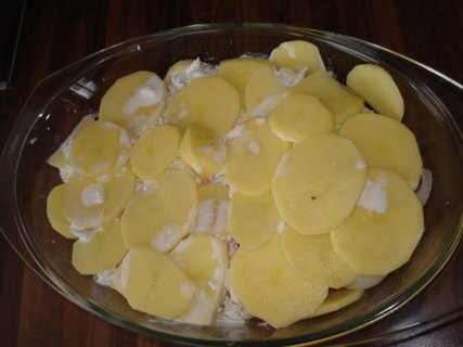 FOTKA - Velmi rychle zapeen brambory s uzeninou