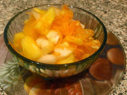 FOTKA - Ananasov salt s mrkv, jablkem a mandarinkou
