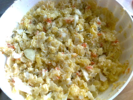 FOTKA - Lahodn bramborov salt se unkou a majonzou