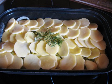 FOTKA - Zapeen brambory s hrkem
