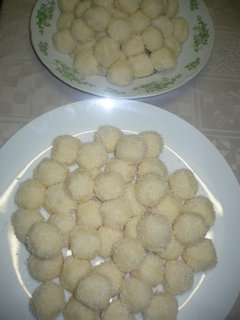FOTKA - Bl kokosov kuliky s mslem