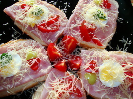 FOTKA - Obloen chlebky se unkou a majonzou