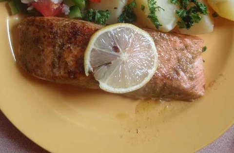 FOTKA - Pikantn losos s chilli, tyminem a vnem