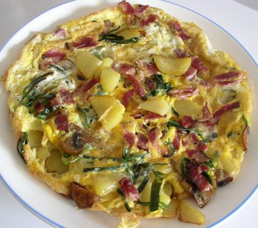 FOTKA - Omeleta s bramborem a uzenm masem