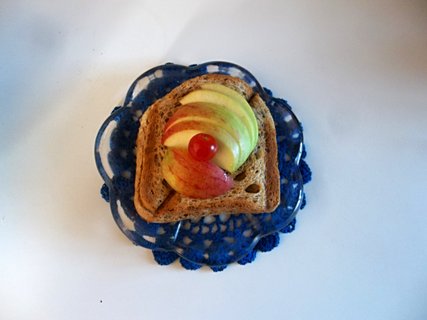 FOTKA - Zdrav toast s jablky a medem