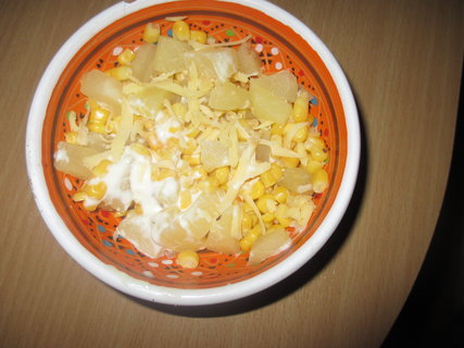 FOTKA - Salt s ananasem a esnekem