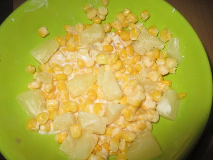 FOTKA - Salt z kukuice a ananasu s jogurtem
