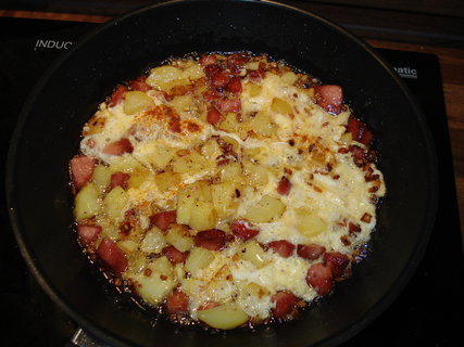 FOTKA - Omeleta s bramborem a uzenm masem
