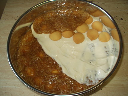 FOTKA - Jablen dort s tvarohovm krmem
