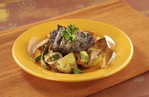 FOTKA - Grilovan hovz steak, nov brambory se zeleninou