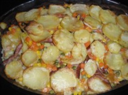FOTKA - Zapeen brambory se zeleninou a mozzarellou