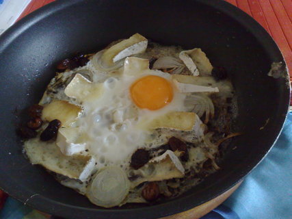 FOTKA - Hermeln na rozinkch s vejcem