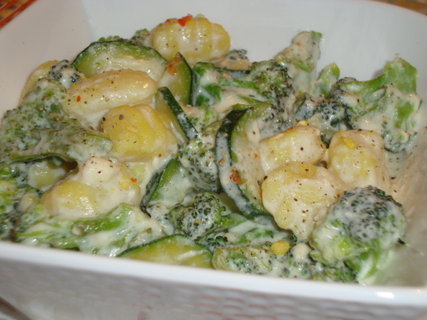 FOTKA - Krmov gnocchi s brokolic a cuketou
