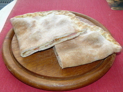 FOTKA - Calzone kapsa