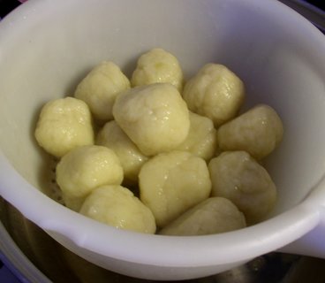 FOTKA - Gnocchi se zeleninou a bazalkou