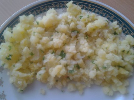 FOTKA - Nov brambory s cibul a petrelkou