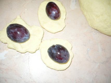 FOTKA - Ovocn knedlky z tvarohu a bramborovho tsta