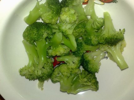 FOTKA - Brokolice s kenovou omkou z mikrovlnky