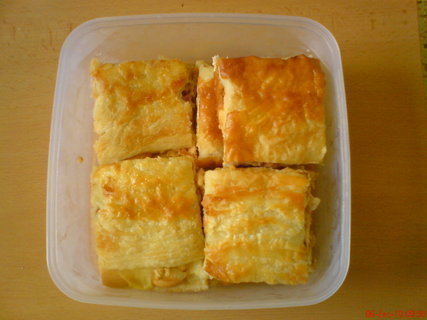 FOTKA - Jednoduch� kol�� z listov�ho t�sta s pudingem