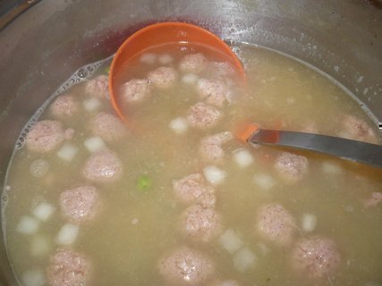 FOTKA - Polvka s jaternmi knedlky