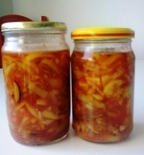 FOTKA - Houbov salt s paprikami, cibul a keupem